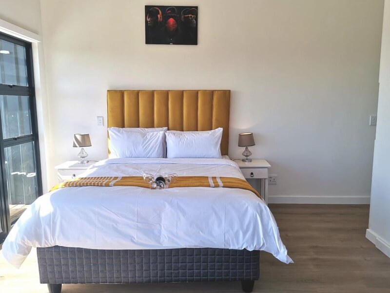 Room 1 Dunes room queen bed