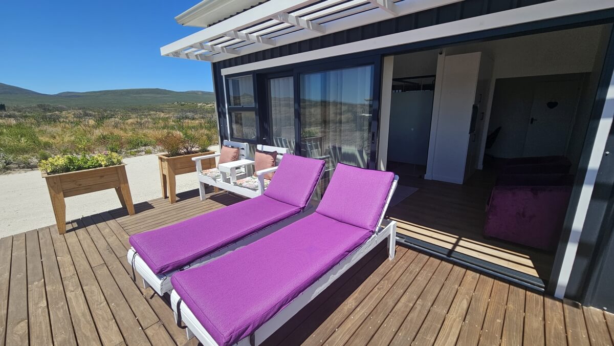 Mountain Comfort Room 5 Patio loungers
