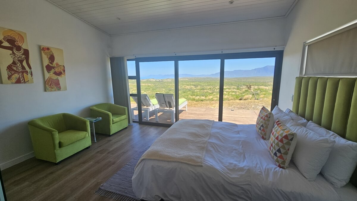 Protea room interior and view (3)