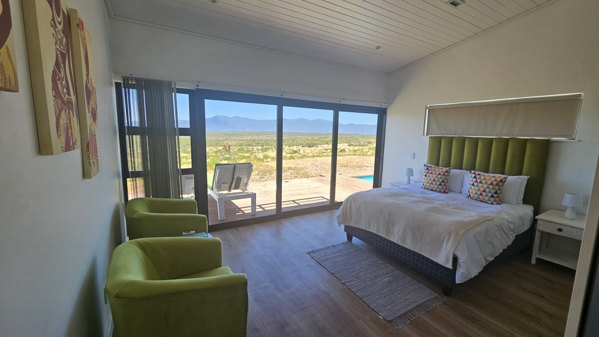 Protea room interior and view (4)